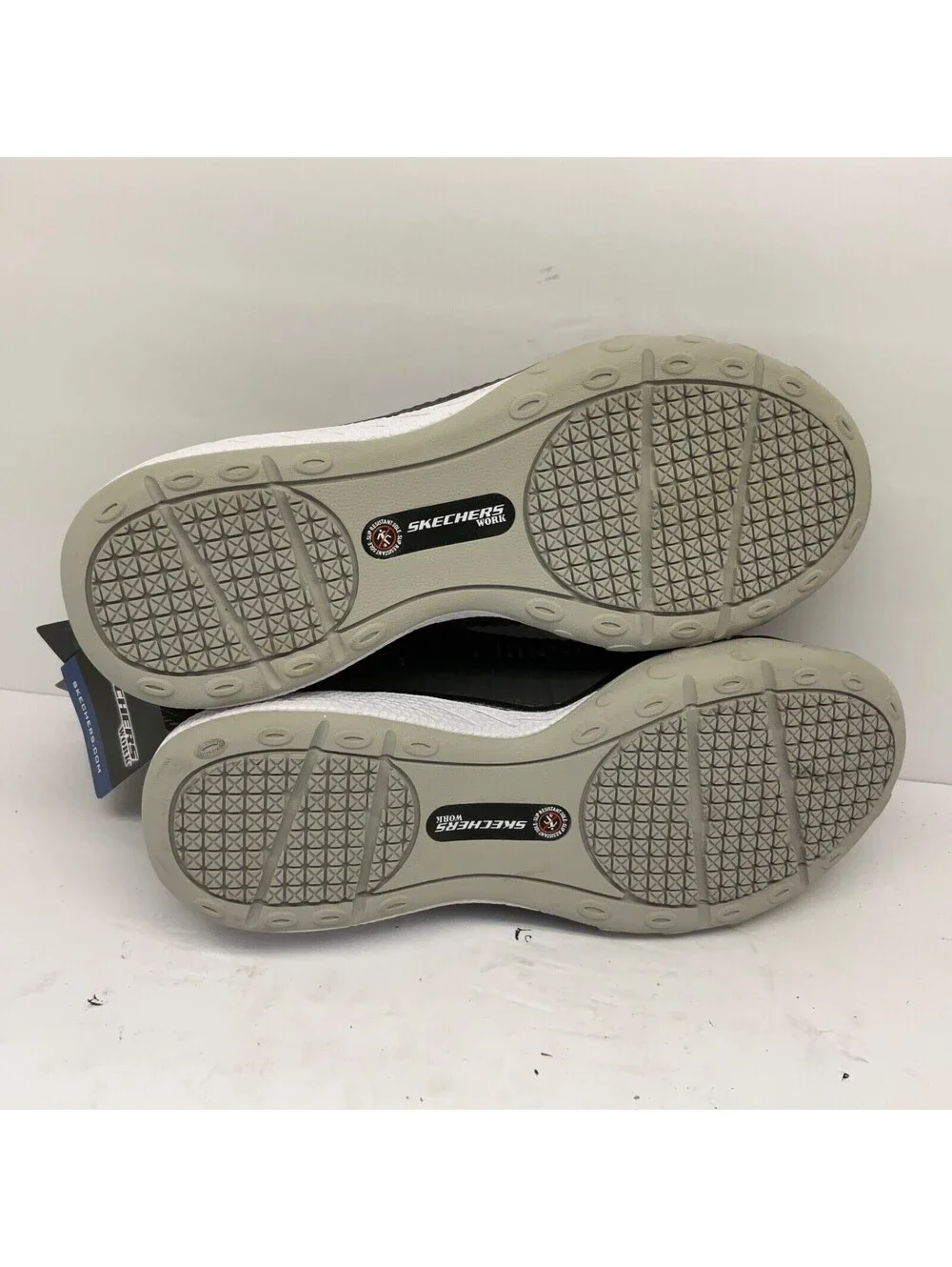 Skechers new without